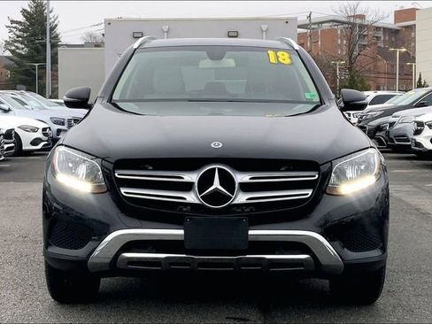 Used 2018 Mercedes-Benz GLC 300 4MATIC image 2