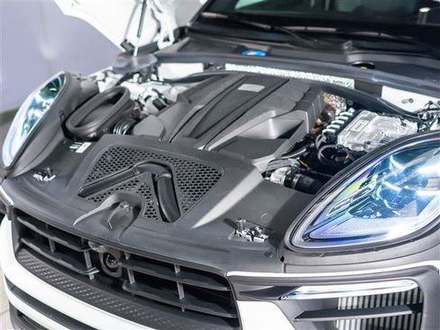 Certified 2025 Porsche Macan S AWD/4WD image 13