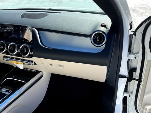 Used 2026 Mercedes-Benz GLA 250 image 17