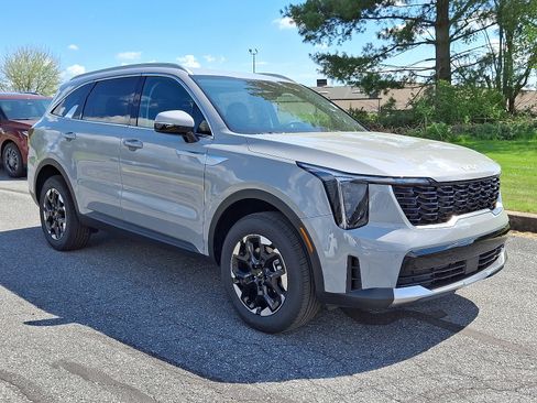 New 2026 Kia Sorento S image 2