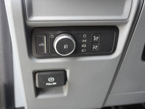 Used 2021 Ford F150 XLT image 19