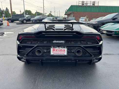 Used 2020 Lamborghini Huracan EVO image 7