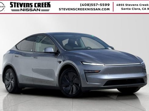 Used 2026 Tesla Model Y Long Range image 1