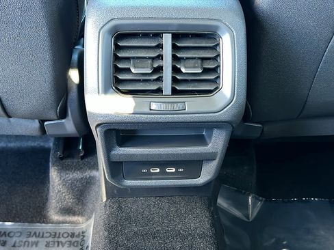 New 2026 Volkswagen Taos SE image 25