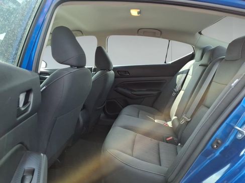 Used 2025 Nissan Altima 2.5 SV image 11