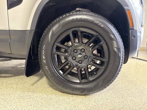 Used 2023 Land Rover Defender 110 S AWD/4WD image 9