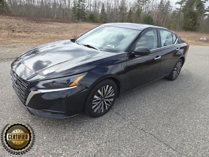Used 2024 Nissan Altima 2.5 SV