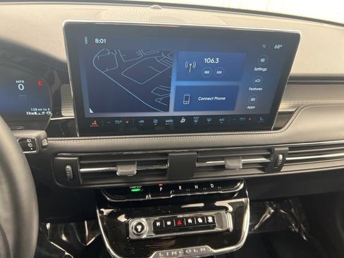 Certified 2025 Lincoln Corsair AWD image 19