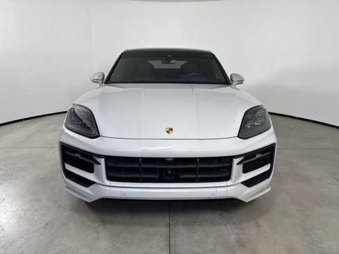 Certified 2025 Porsche Cayenne S image 10