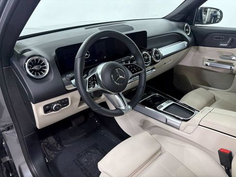 Used 2026 Mercedes-Benz GLB 250 4MATIC image 9