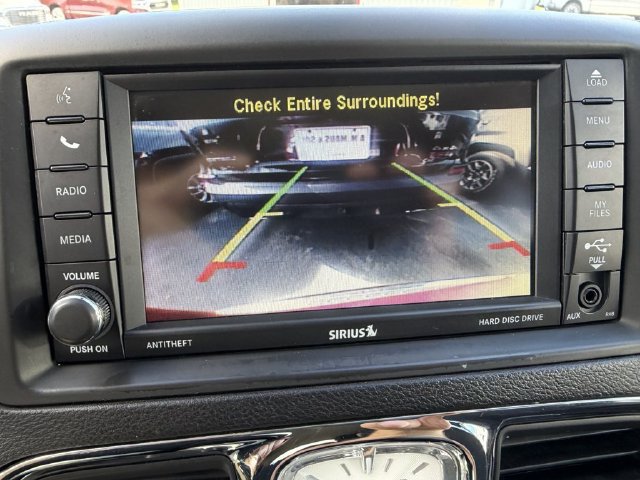 Used 2014 Chrysler Town & Country Touring-L FWD image 23