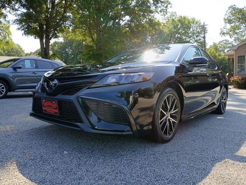 Used 2024 Toyota Camry SE w/ Convenience Package FWD image 2