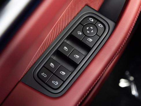 Certified 2026 Porsche Macan Electric RWD image 20