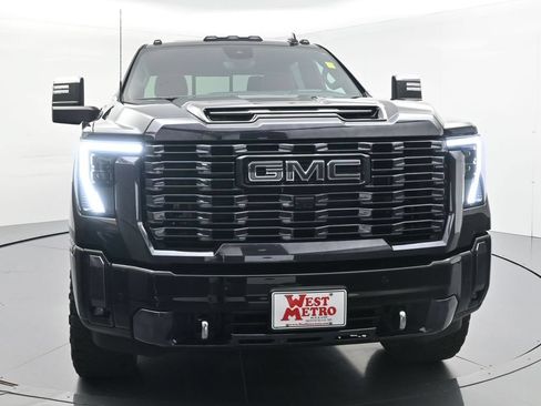 Used 2024 GMC Sierra 3500 Denali Ultimate AWD/4WD image 28