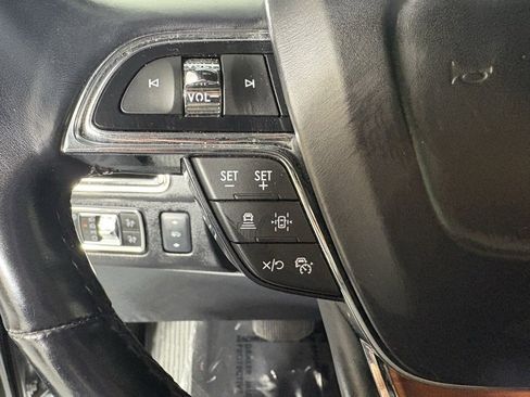 Used 2023 Lincoln Navigator Reserve image 24