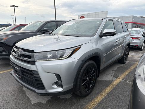 Certified 2019 Toyota Highlander SE AWD/4WD image 4