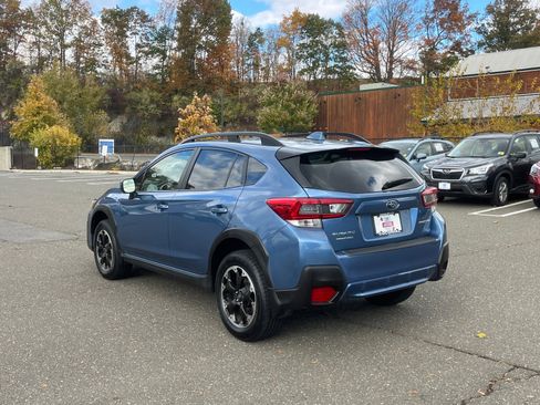 Certified 2023 Subaru Crosstrek 2.0i Premium image 3