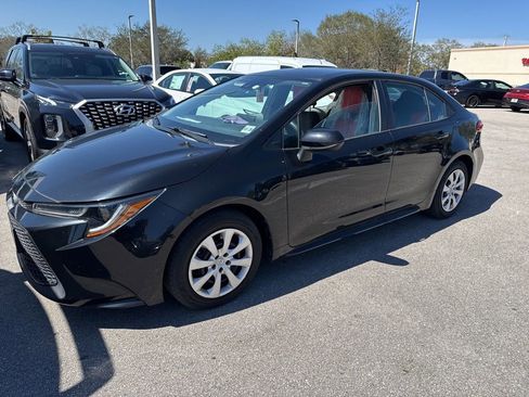 Used 2021 Toyota Corolla LE image 12