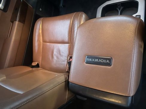 Used 2010 Toyota Sequoia Platinum image 7