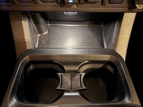 Used 2022 Toyota Tacoma TRD Sport w/ Technology Package image 25