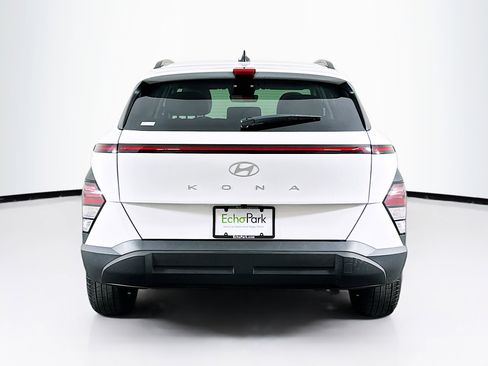 Used 2025 Hyundai Kona SEL FWD image 7