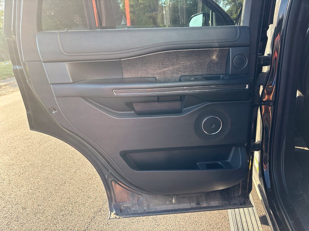 Used 2021 Ford Expedition Limited RWD image 18