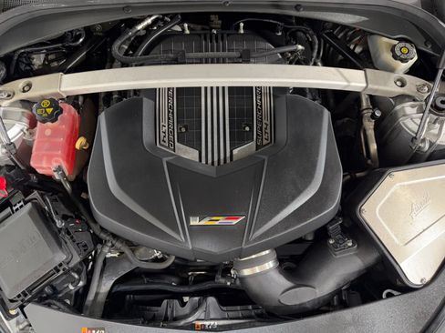 Used 2016 Cadillac CTS V w/ Luxury Package RWD image 52