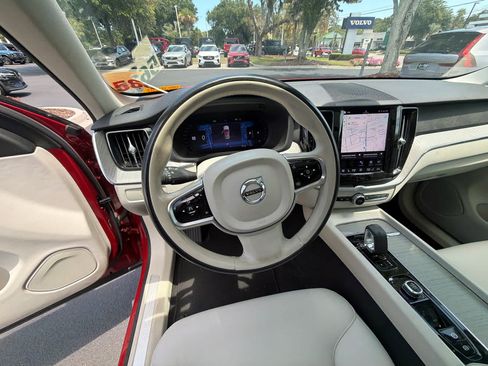 Used 2024 Volvo XC60 B5 Plus AWD/4WD image 31
