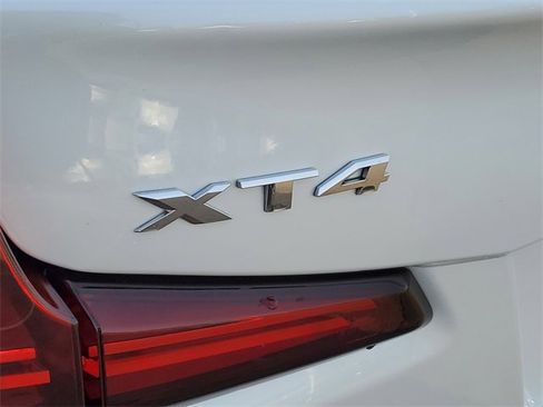 Certified 2024 Cadillac XT4 Luxury image 33