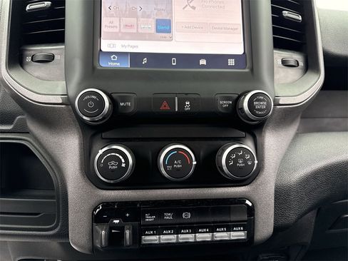 Used 2024 RAM 3500 Tradesman w/ Chrome Appearance Group image 19