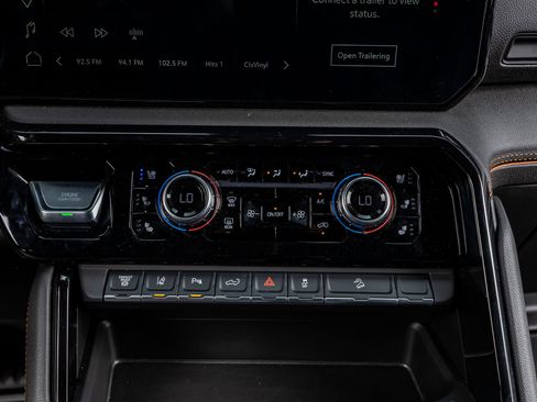 Used 2025 GMC Sierra 2500 AT4 w/ AT4 Premium Plus Package image 25