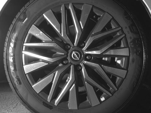 Used 2025 Nissan Altima 2.5 SV FWD image 16