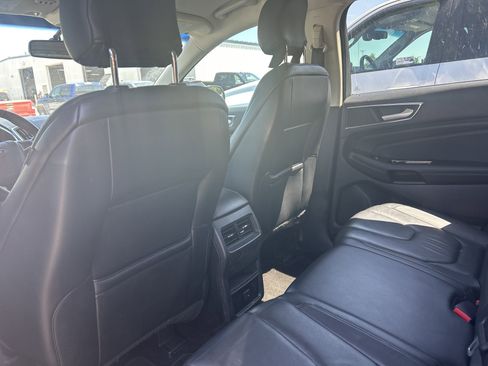 Used 2016 Ford Edge Titanium w/ Class II Trailer Tow Package FWD image 11