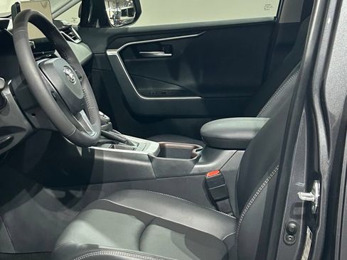 Used 2025 Toyota RAV4 Limited FWD image 42