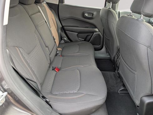 Used 2018 Jeep Compass Sport AWD/4WD image 11