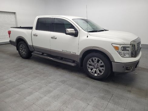 Used 2019 Nissan Titan Platinum Reserve image 11