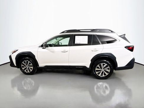 Used 2024 Subaru Outback Premium AWD/4WD image 4
