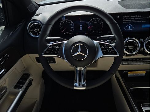 New 2026 Mercedes-Benz GLB 250 image 14