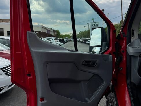 Used 2015 Ford Transit 250 148 Medium Roof RWD image 18