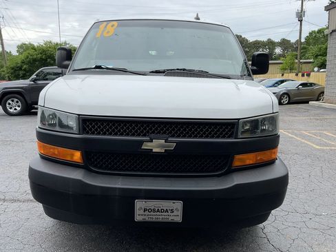 Used 2018 Chevrolet Express 2500 RWD image 2