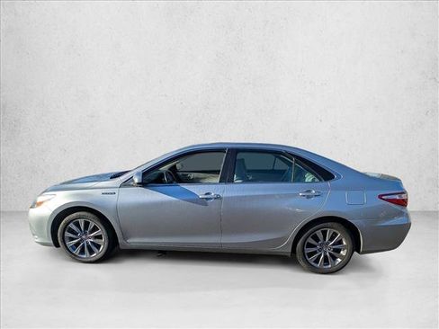 Used 2016 Toyota Camry XLE image 5