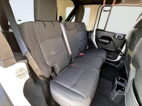Used 2022 Jeep Wrangler Unlimited Sport image 28