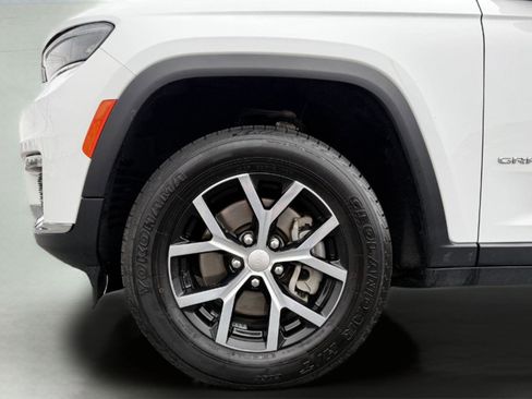 Used 2023 Jeep Grand Cherokee L Limited w/ Trailer Tow Group (B) image 8