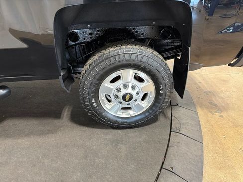 Used 2017 Chevrolet Silverado 2500 LT AWD/4WD image 31