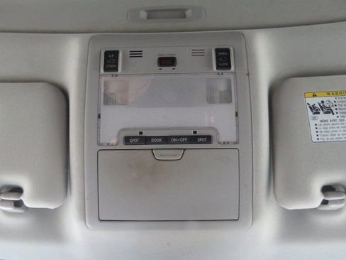 Used 2014 Toyota Land Cruiser image 26