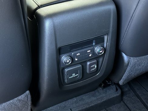 Certified 2023 Buick Enclave Avenir w/ Avenir Technology Package image 15