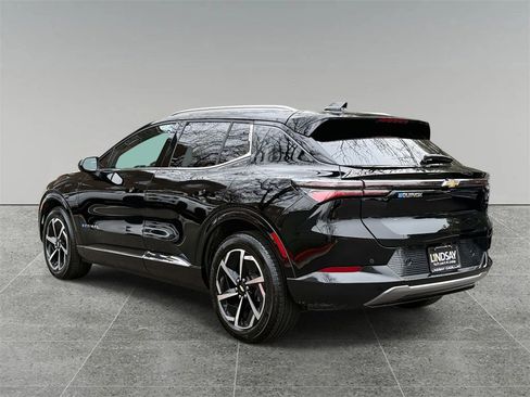 Used 2025 Chevrolet Equinox EV LT image 12