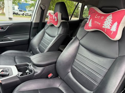 Used 2020 Toyota RAV4 XLE Premium AWD/4WD image 11