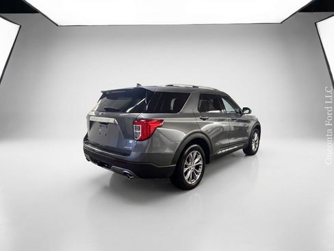 Used 2023 Ford Explorer Limited w/ Limited Technology Package image 3