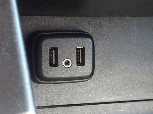 Used 2019 Chevrolet Colorado W/T image 23